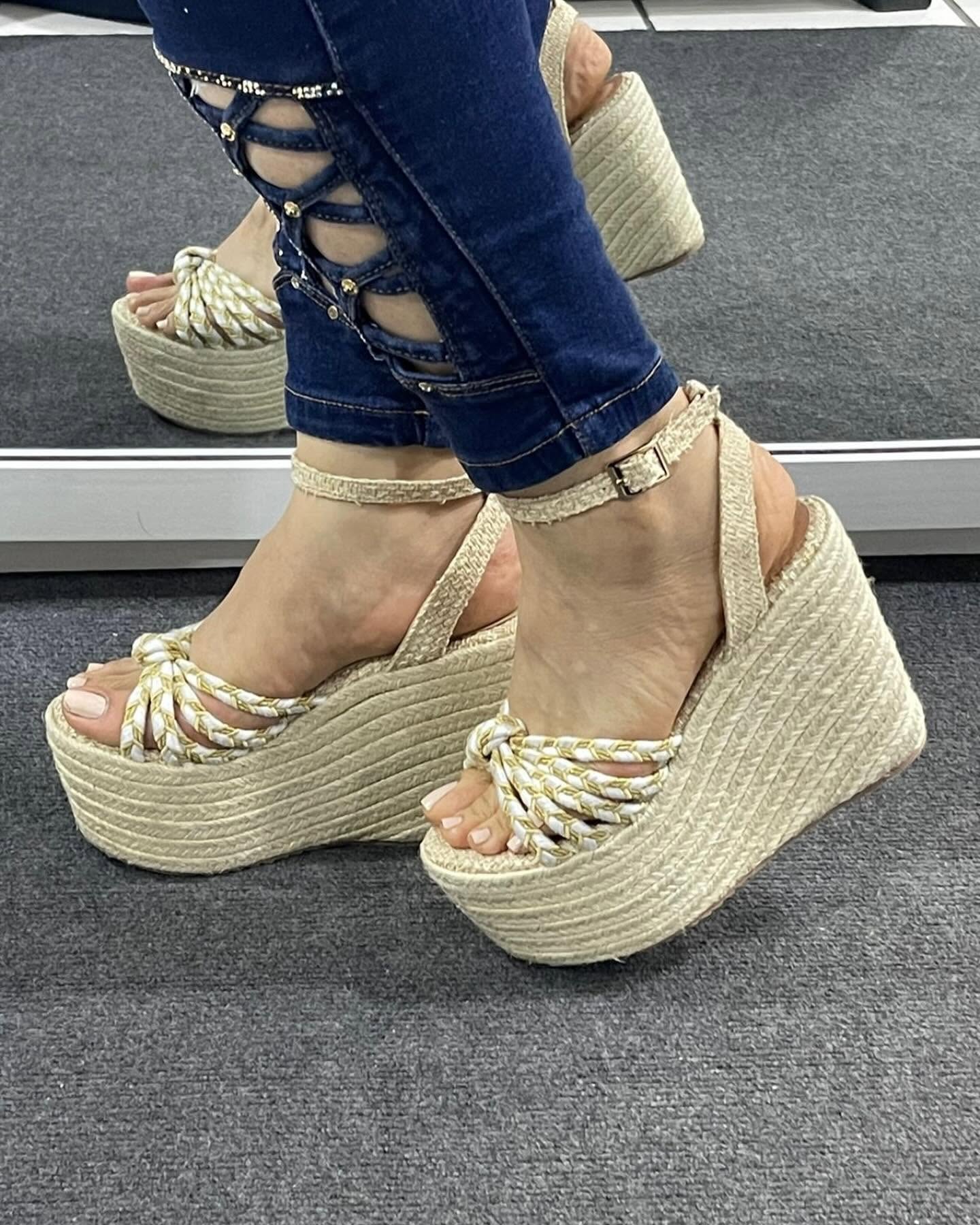 Modelo en promoción 03, calzado de Estilos por Madrid