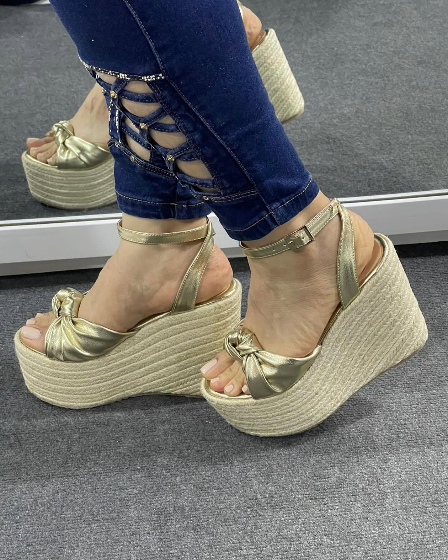 Modelo en promoción 05, calzado de Estilos por Madrid