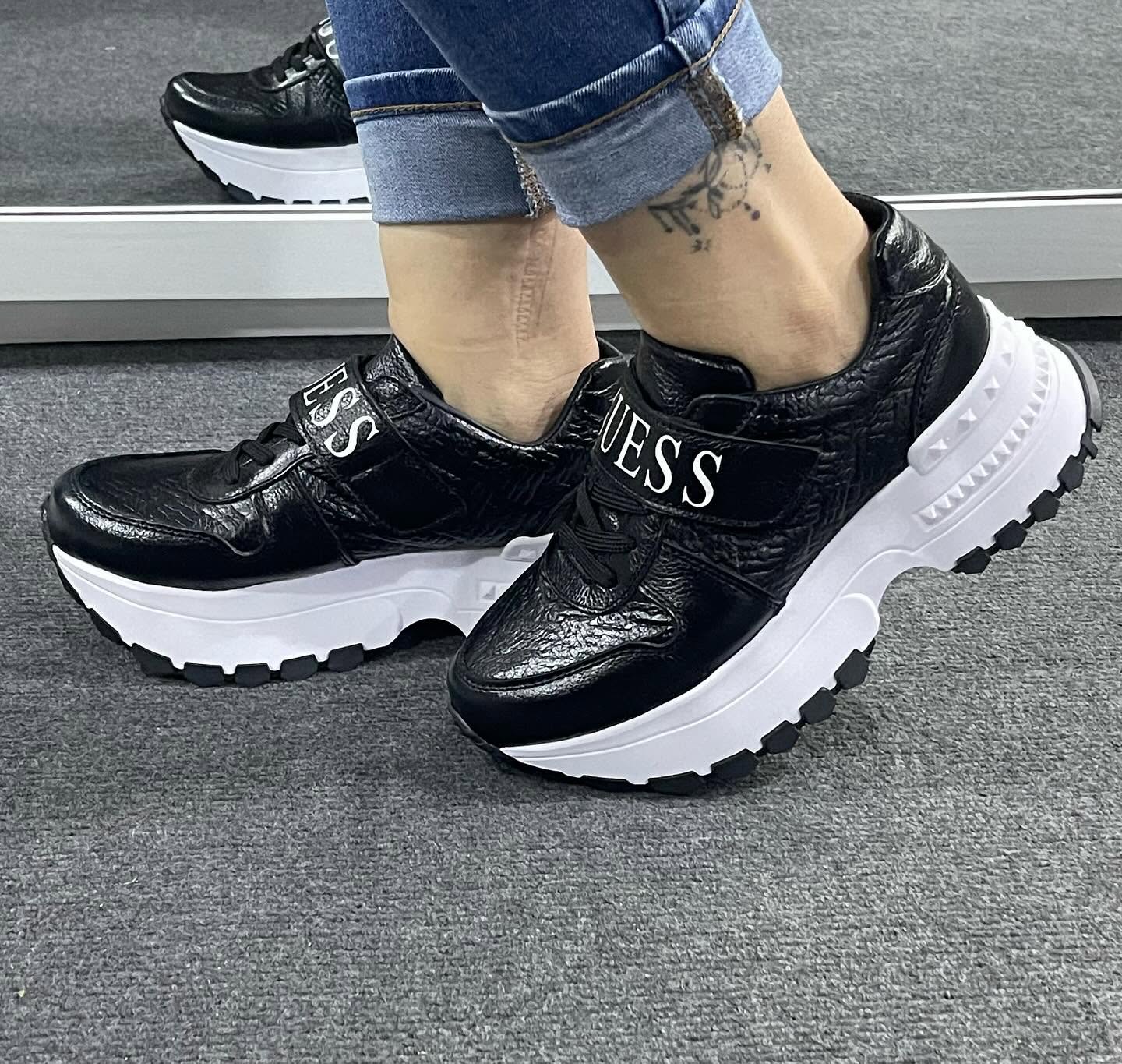 Sneaker 02, calzado de Estilos por Madrid